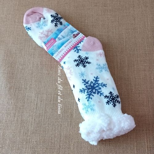 chaussettes fourrees femme blanc motifs flocons de neige
