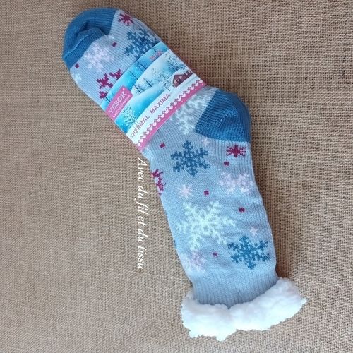 chaussettes fourrees femme bleu motifs flocons de neige